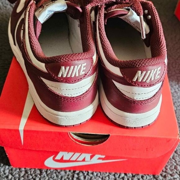 Kids Dunks - Picture 3 of 7